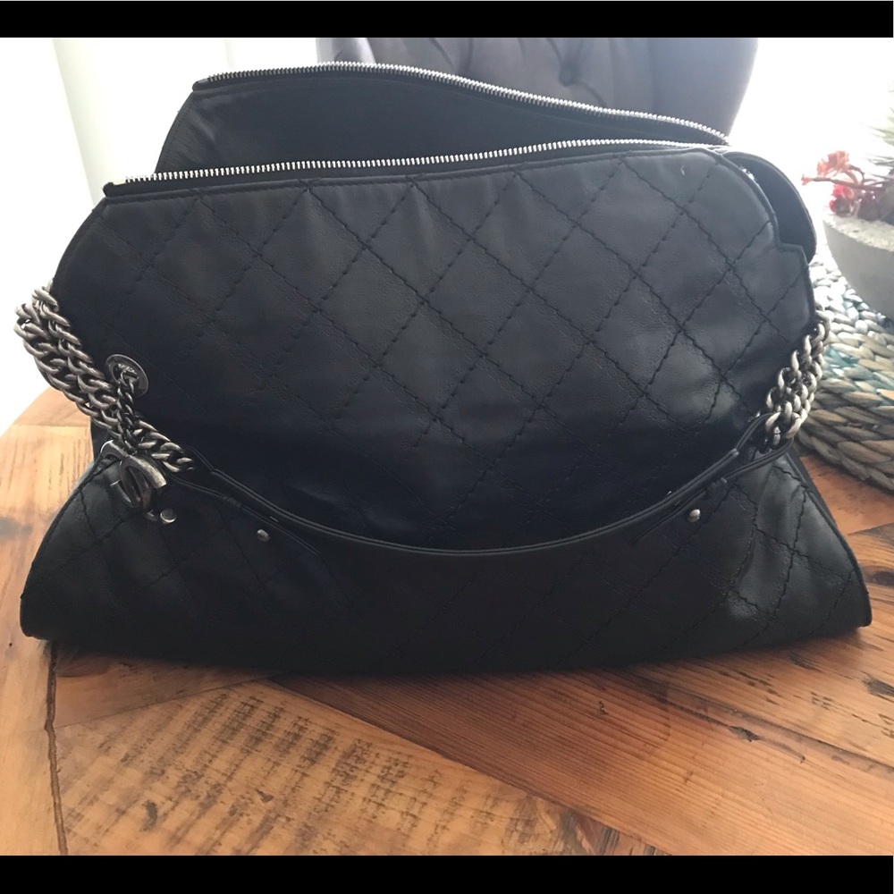 Authentic Chanel lambskin w/ chain tote